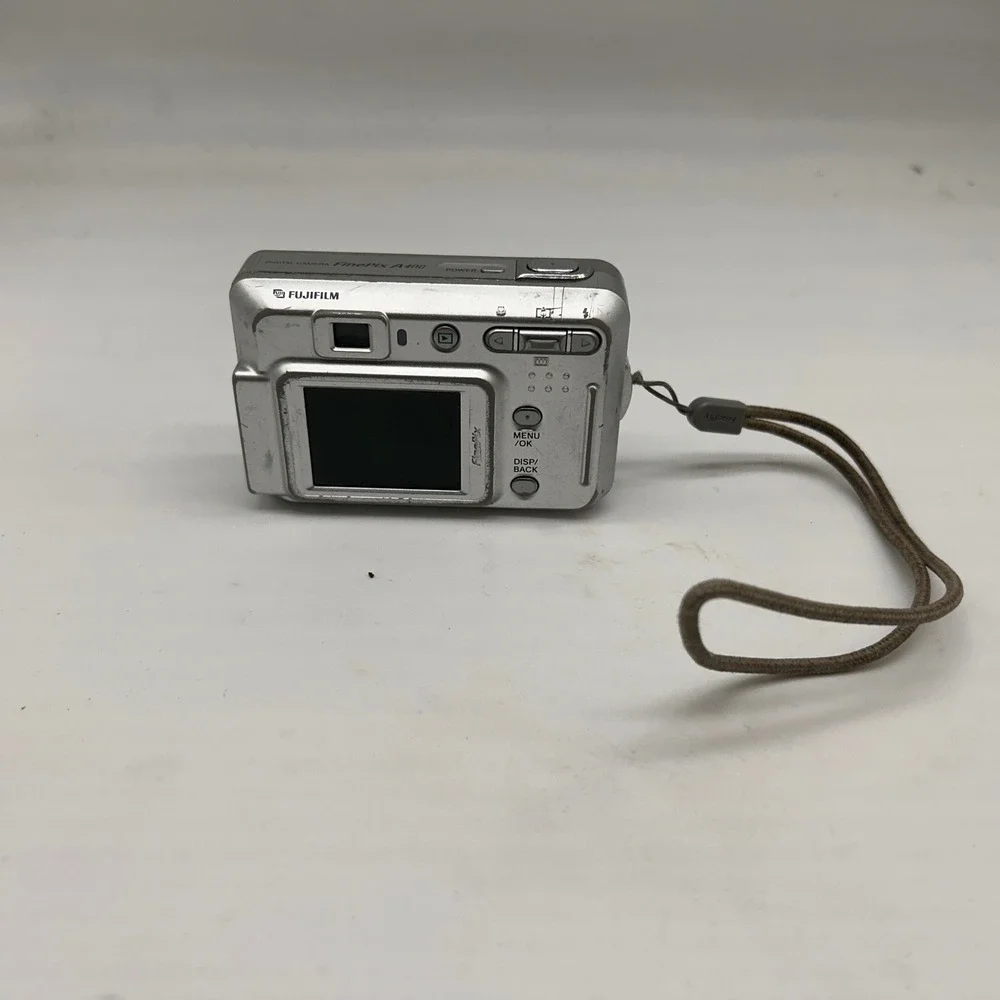 Fujifilm FinePix A400 Silver 4.1MP Digital Camera - AS IS Focus Error + 1GB xD